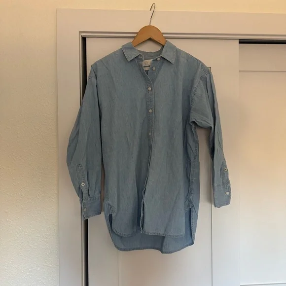 J. Crew Relaxed-fit Chambray Shirt Size 6 - Picture 2 of 7